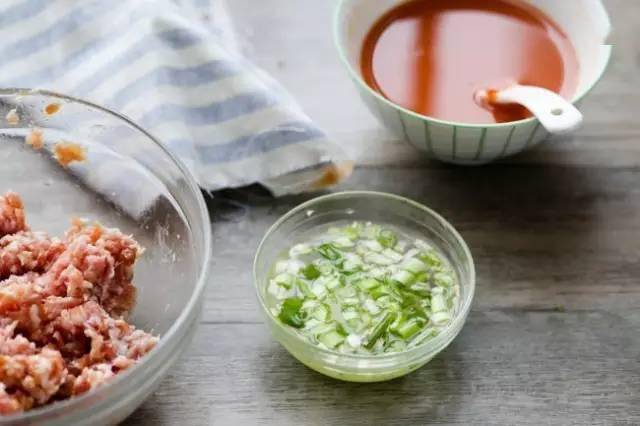 调料|好吃到逆天啦！自制肉丸原来这么简单！香软弹牙、唇齿留香