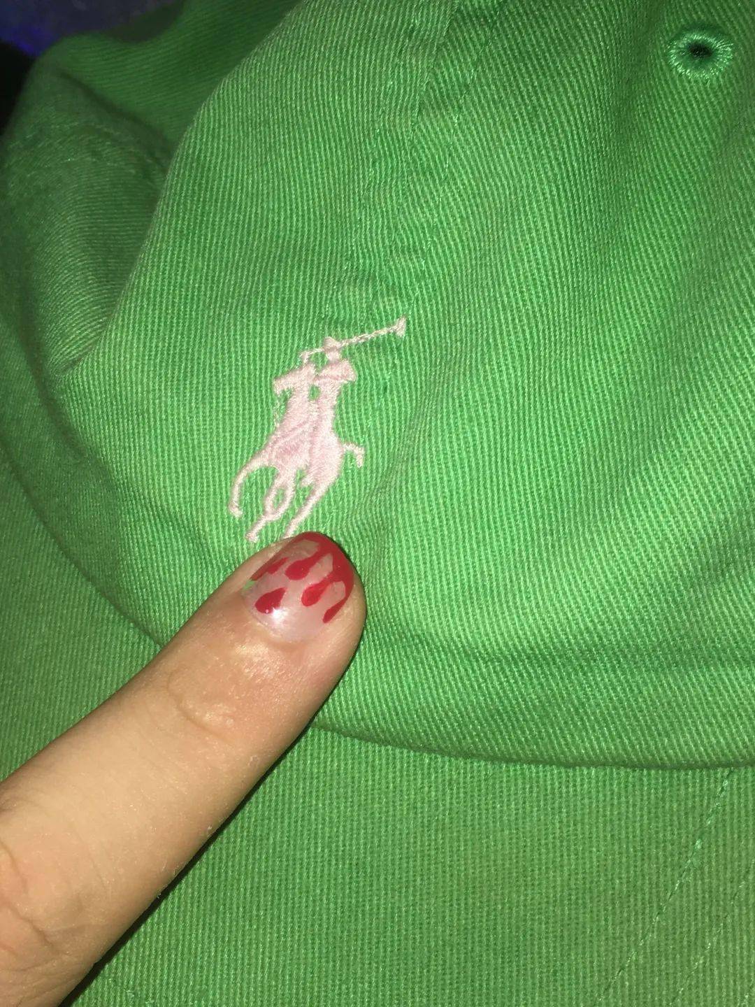 男朋友|情侣之间的新玩法？一起美甲、染发、护肤……