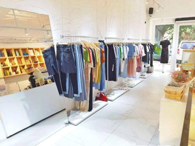 衣服|他把“衣服”卖进可颂面包店，就问香不香？