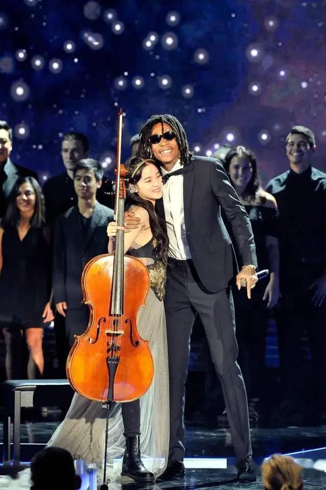 崩溃|欧阳娜娜被频繁网暴，不堪重负在节目崩溃大哭！才20岁的她到底做错了什么？