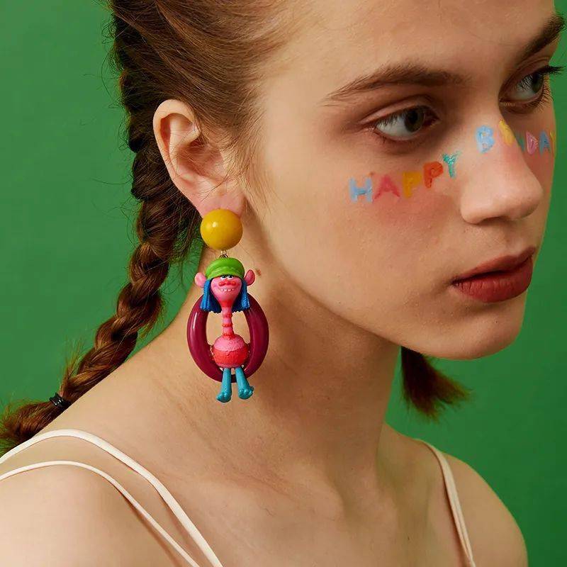 精灵|买物教室 | 彩虹拖鞋、精灵耳饰,别 diss 我们不推女孩子的东西辣!!