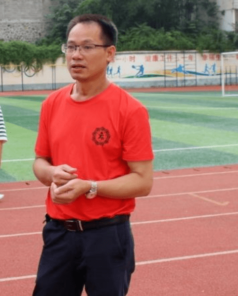 天峨县民族中学中考,有一种爱叫"送考"