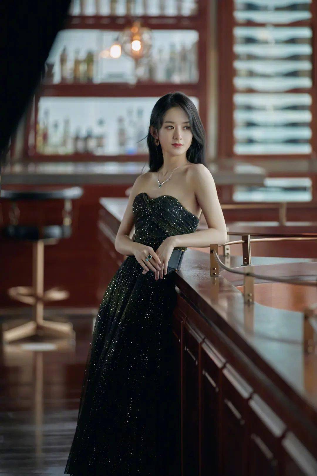 赵丽颖|快讯 | 王俊凯大片、赵丽颖美图、baby活动、孟美岐大片