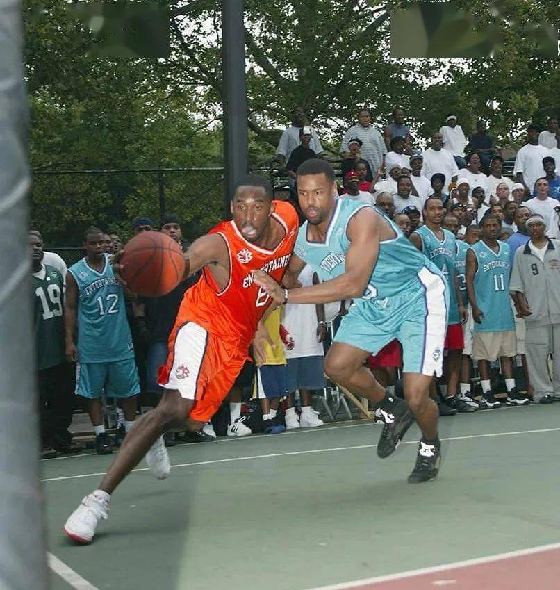 Kobe|一双鞋，让你记得18年前的夏天，“曼巴”在哪里