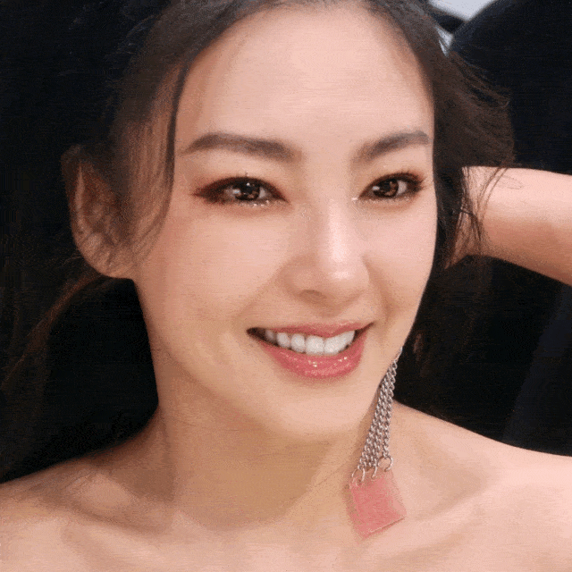 人间|别不信，绮绮子“人间鹦鹉妆”，一画年轻5岁！