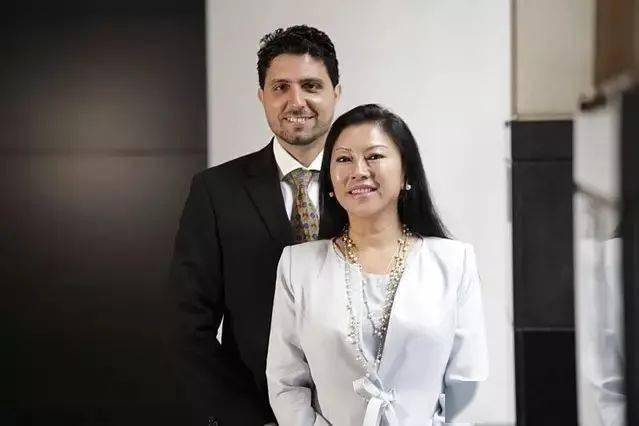 涂燕翎|从英语蹩脚的洗碗工，到坐拥私人飞机和10亿财富，57岁澳洲“华人女王”的逆袭路