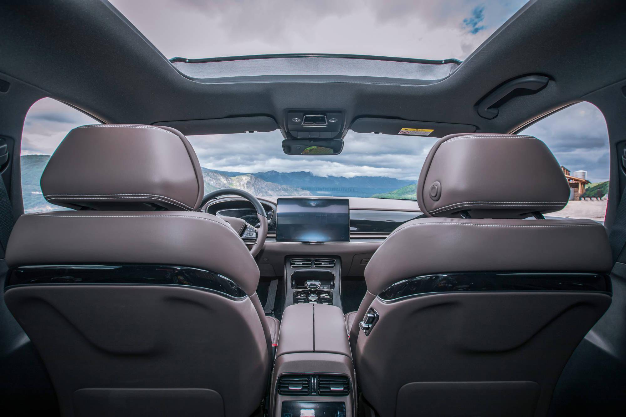 比亚迪|特斯拉首次连续4季度实现盈利 比亚迪汉瞄准Model 3：轮到我们出牌了