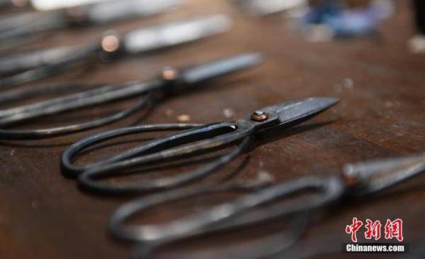 剪刀|400岁的剪刀、300岁的扒鸡……一批老字号要A股上市了