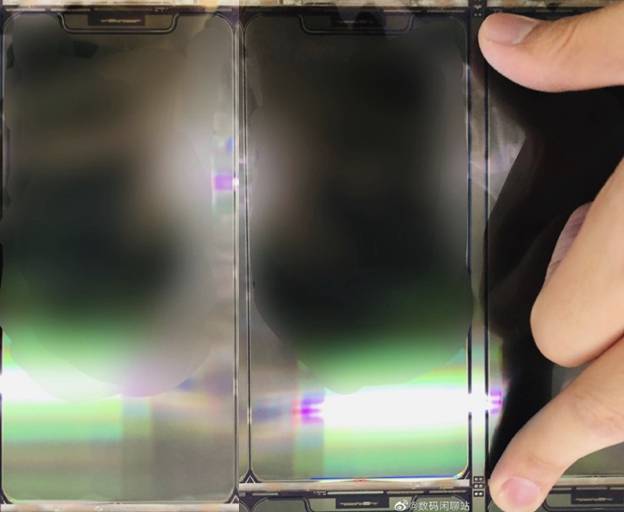 iPhone|5.4英寸iPhone 12前面板谍照疑似曝光