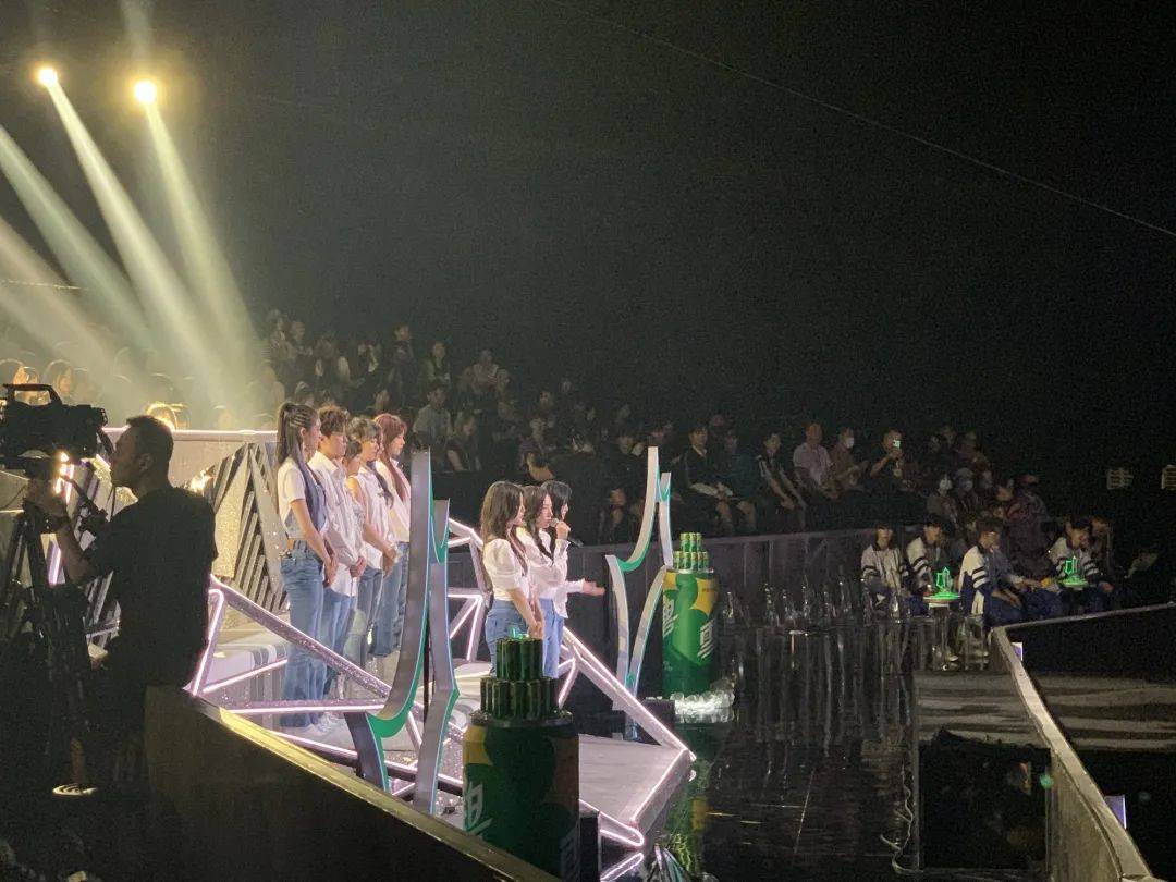 Yamy|南都饭团 | 小团子探班《炙热的我们》，感受高燃综艺现场