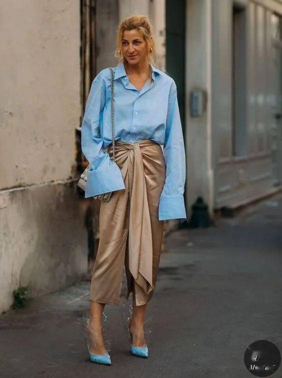 小蓝色风衣 e3294607a0d44be0bb3d189c0f8ce94a.jpeg