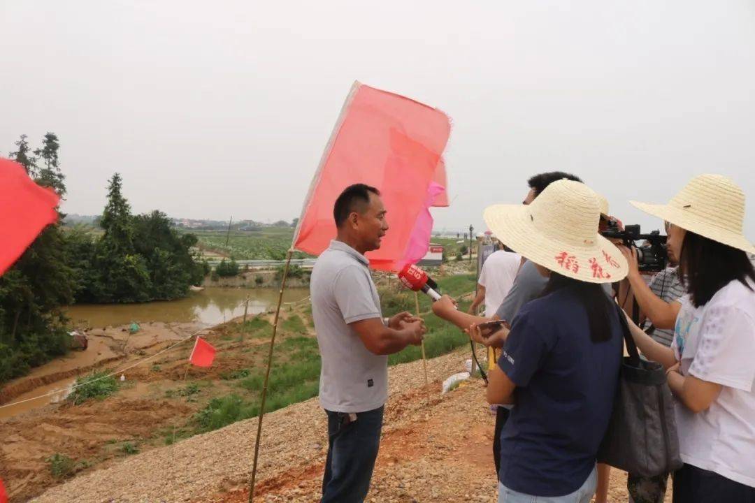 涂继力奋不顾身堵缺口