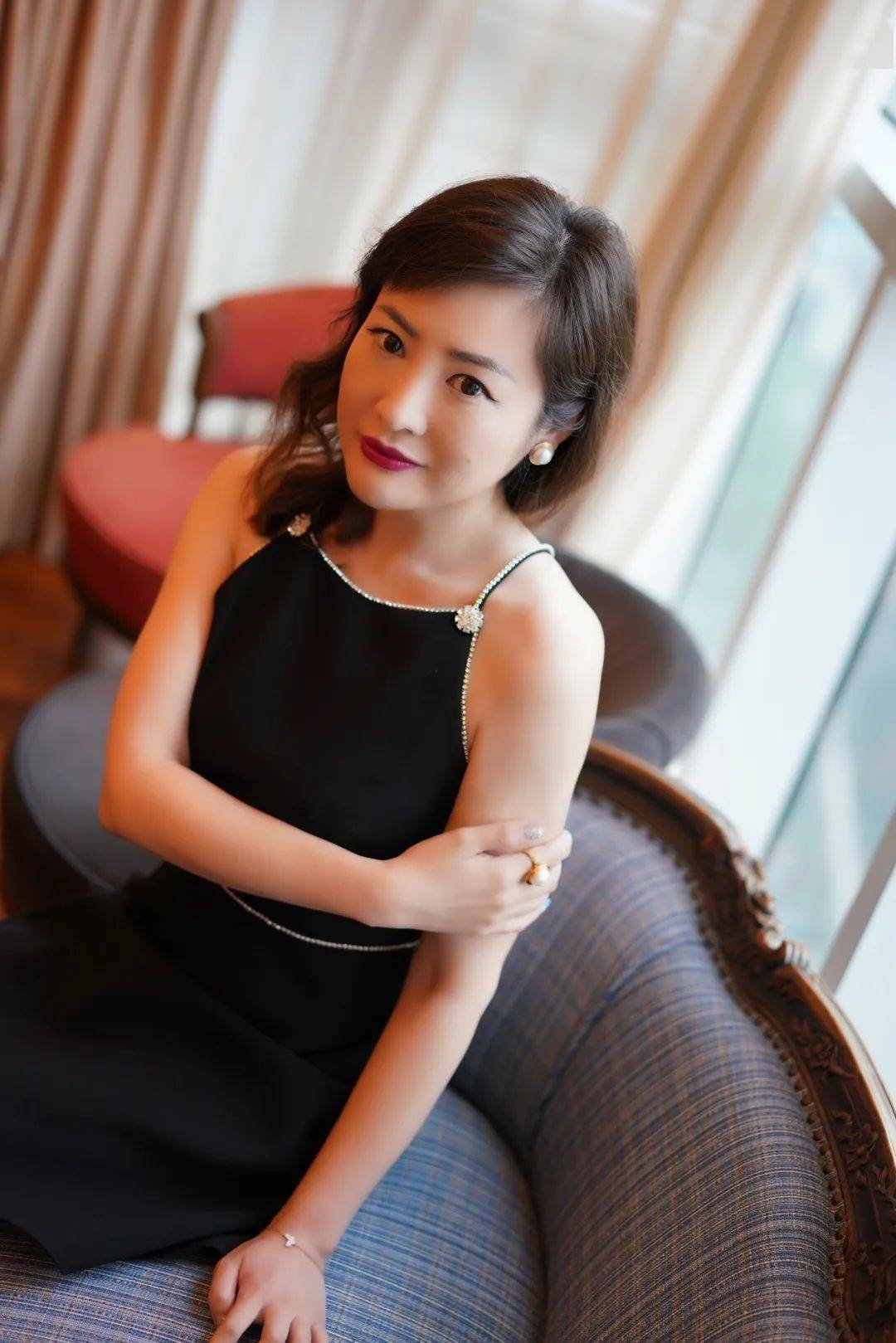 魔都|装妆样子 | 启动冷艳模式，「魔都A姐」横空出世！