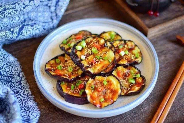 烧烤店|好吃不油腻,上桌就秒光,6斤都不够吃茄子这样做真是太香了