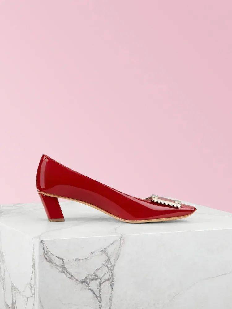 Roger|骨灰级经典Roger Vivier方扣鞋，又出了绝美新款！