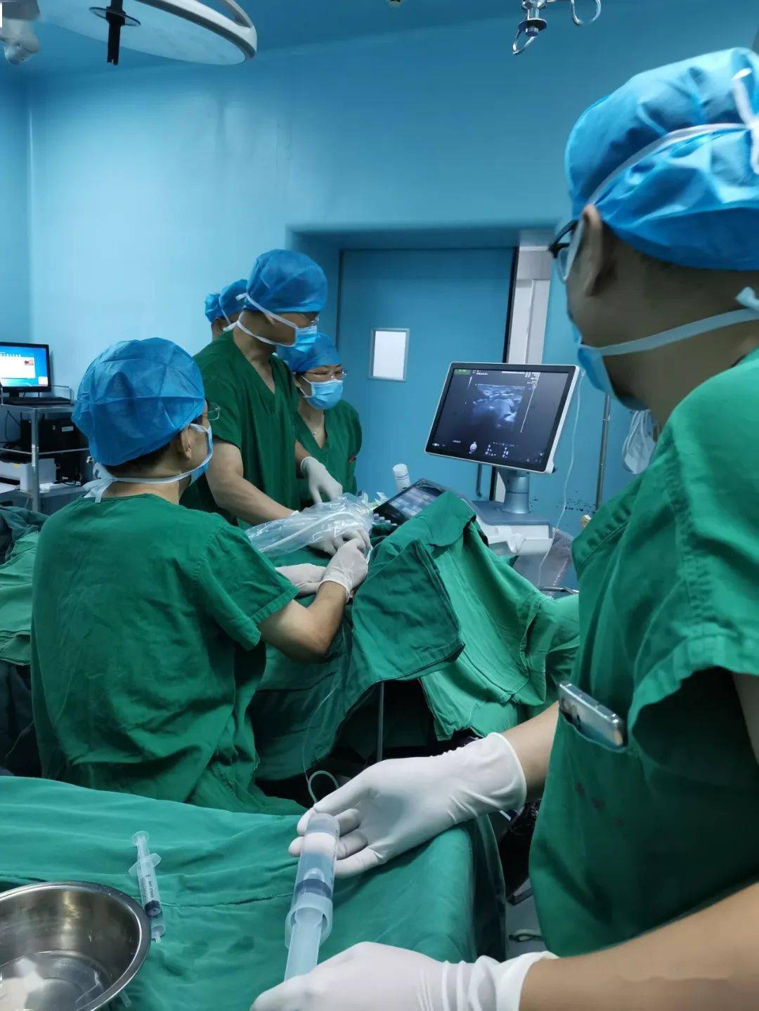 首例|【垂医快讯】北京市垂杨柳医院成功开展首例甲状旁腺射频消融治疗