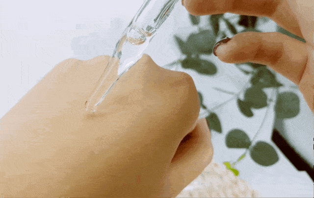 灭火器|1滴让你爱上!从满脸爆痘到光滑无瑕,我只用了这瓶火爆ins的“痘痘灭火器”!