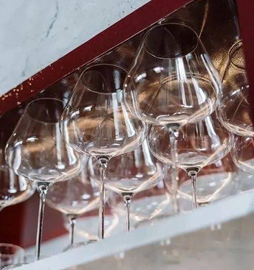 专栏|会让葡萄酒变好喝？｜酒小贤专栏醒酒