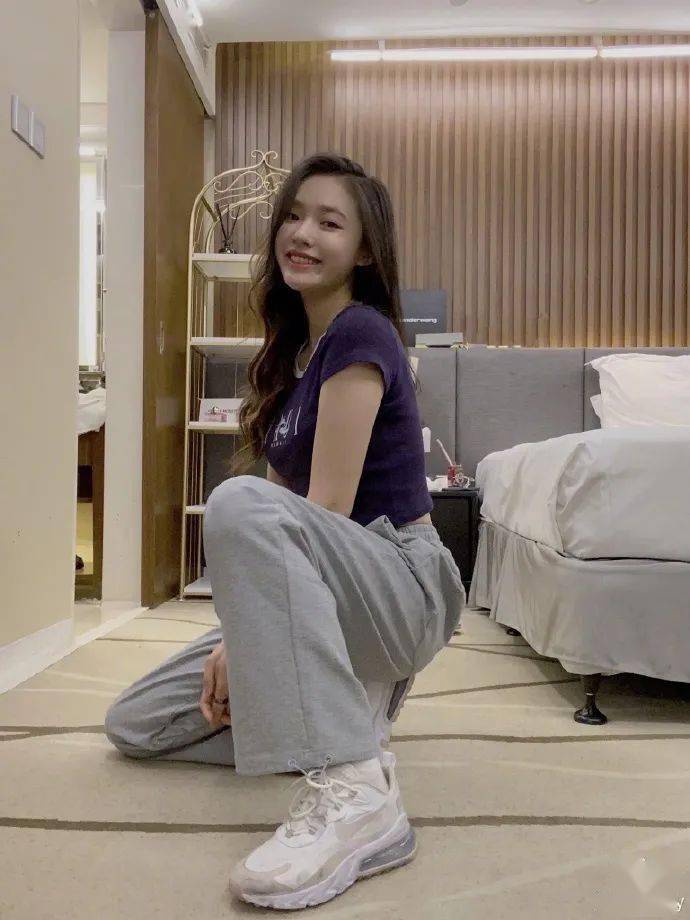 肌肤|金晨、沈月带着《元气水润肌养成秘籍》向你招手！