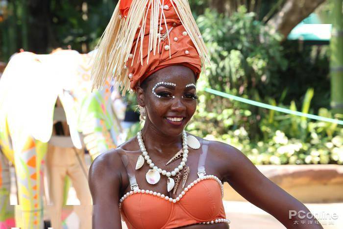 慢动作|2.6w还买不到？EOS R5玩8K视频，高端PC直接崩