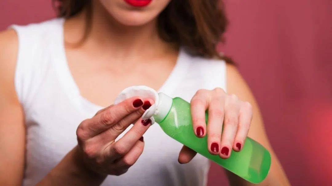 肌肤|畅销600万瓶、李佳琦推荐的爽肤水，真的值得入手吗？