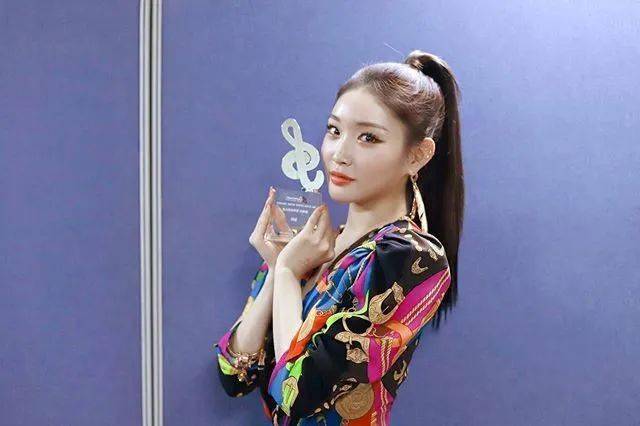 橘色|金请夏绝美回归！彩色眼影也能消肿又好看！