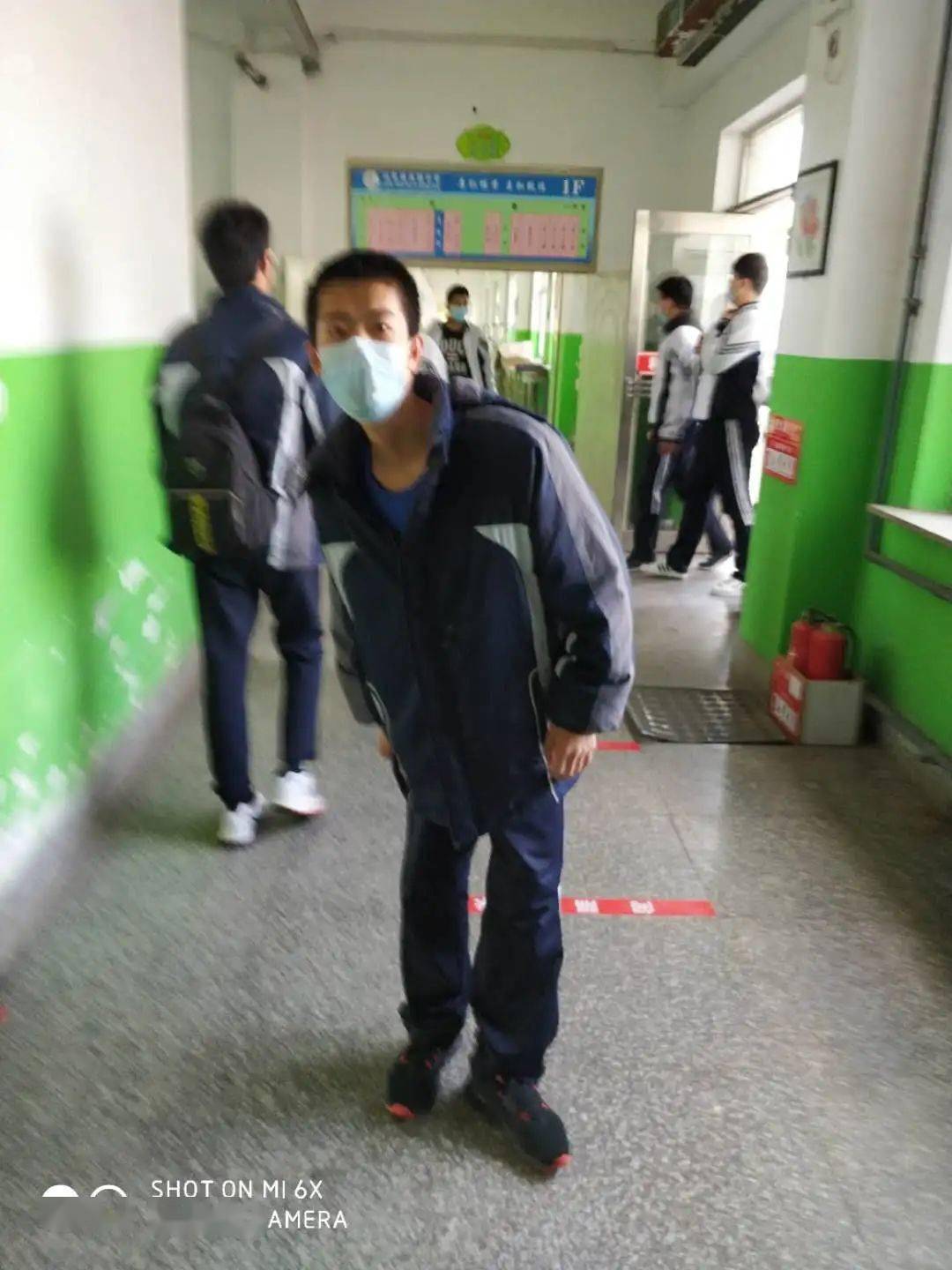 庞贝|沈阳662分庞贝病考生：每天趴床上看书，回村后免费辅导学生