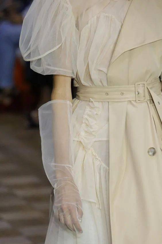 纱裙|谁能不爱夏日的薄纱连衣裙呢？