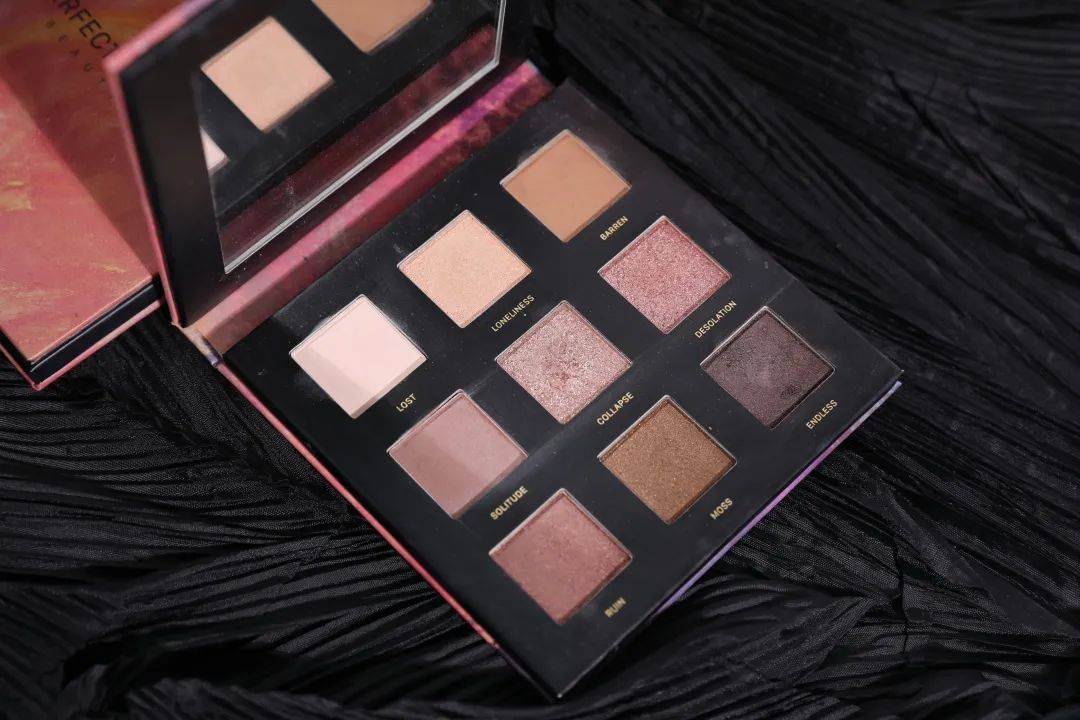 日记|完美日记系列眼影评测 | 真的不知道为啥锦鲤盘能这么火?