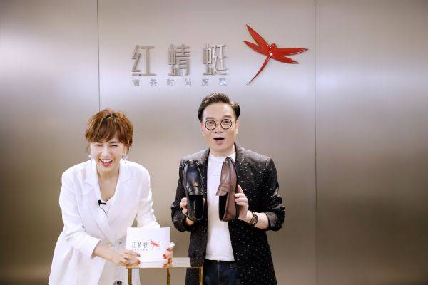 钱帆|海归“创二代”接班红蜻蜓：数字化包装“父亲的事业”之后，他还想“包装父亲”