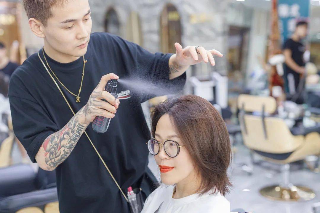 天马行空|素素探店 | 经常被“天马行空”的TONY老师伤害？这位靠谱90后资深发型师安利给你！