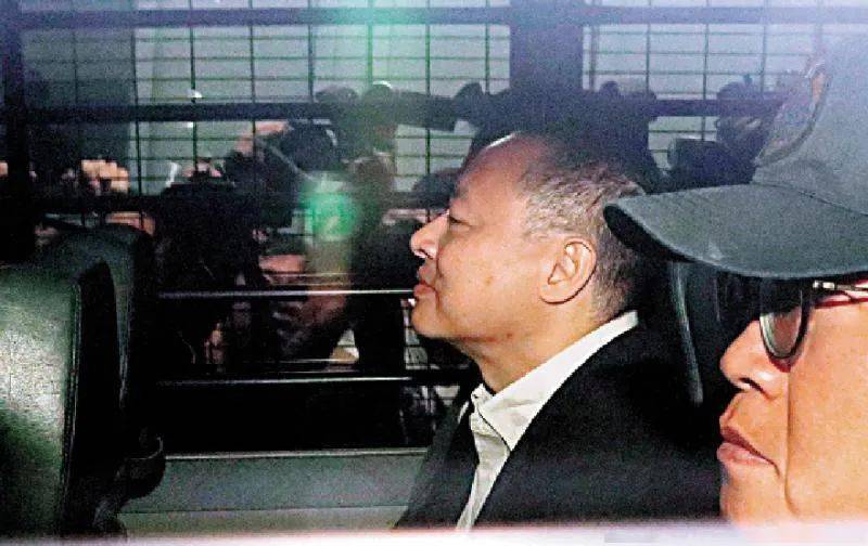 港警国安处首次行动！拘捕4名“港独”学生，3男1女