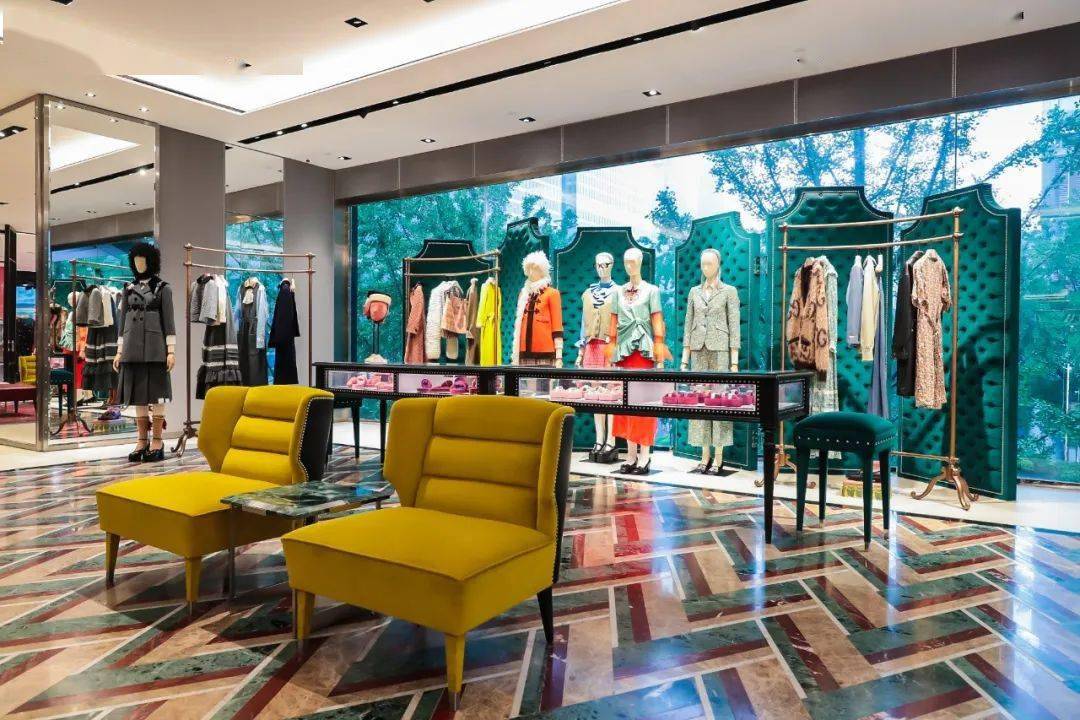 Fendi|七夕预热！Fendi咖啡馆、Dior限时店，大牌打堆来成都过节