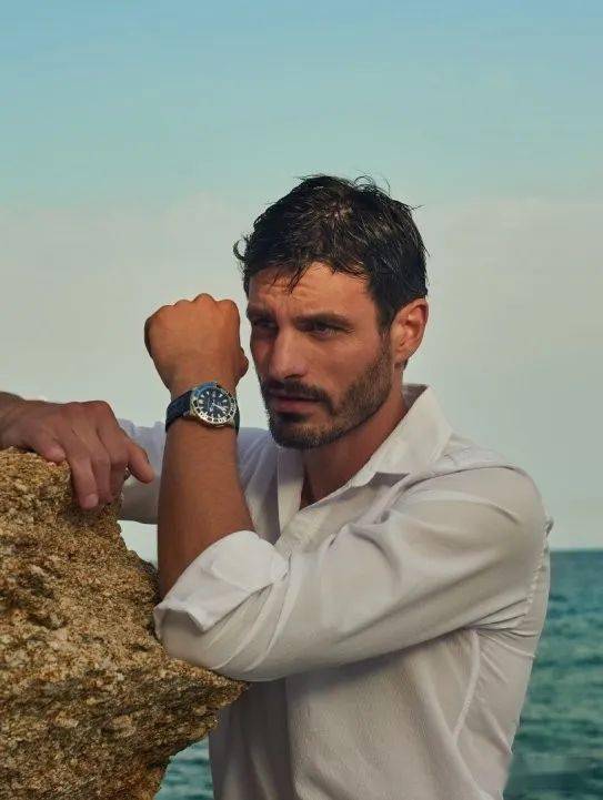 防水|夏天玩水戴什么表？防水吸睛少不了