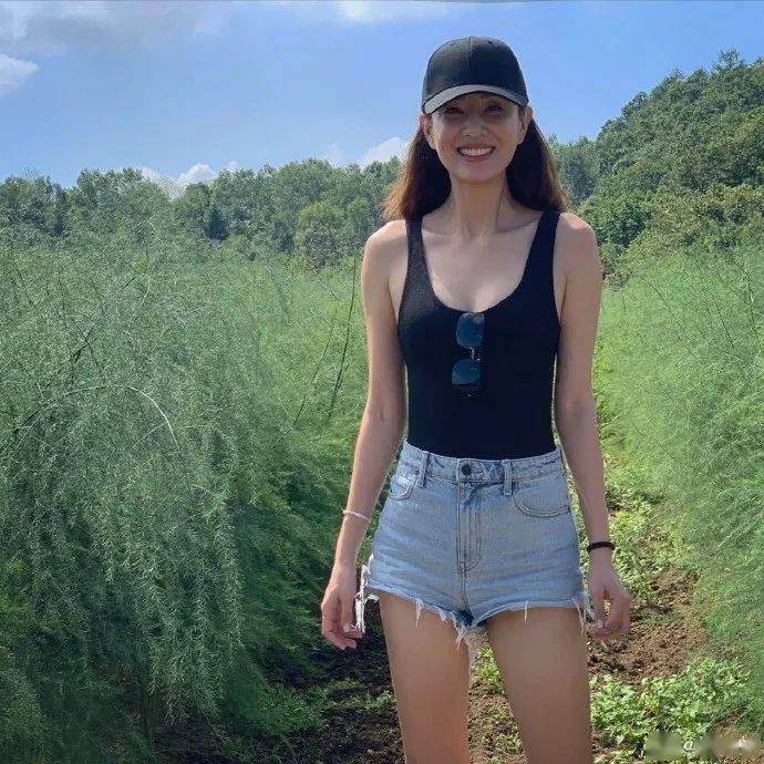 舞台|【乘风破浪】郑希怡粤语rap超正，但佢居然係带伤上阵？王霏霏终于第一！