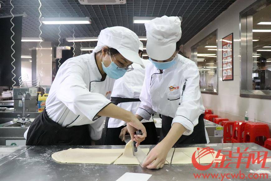 产业|广东首家“粤菜师傅”产业学院成立