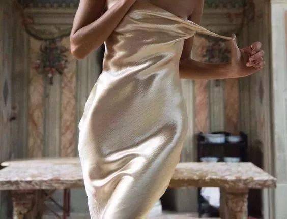 文能当|文能当睡衣，武能作外套，它是时尚界的万能单品 | 百匠优选