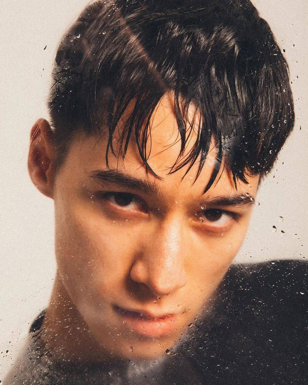 亚裔|时尚圈又迎来热门亚裔男模新人，完美到无需任何修饰