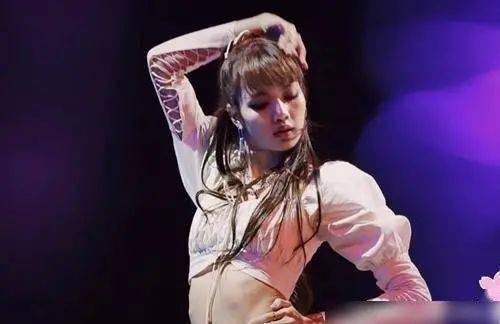 Lisa|这个被称为“人间芭比”的女孩，凭什么这么火？看完你就会明白