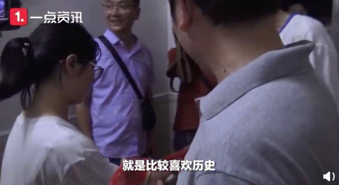 专业|留守女孩考上北大被嘲：你有什么资格笑话她？