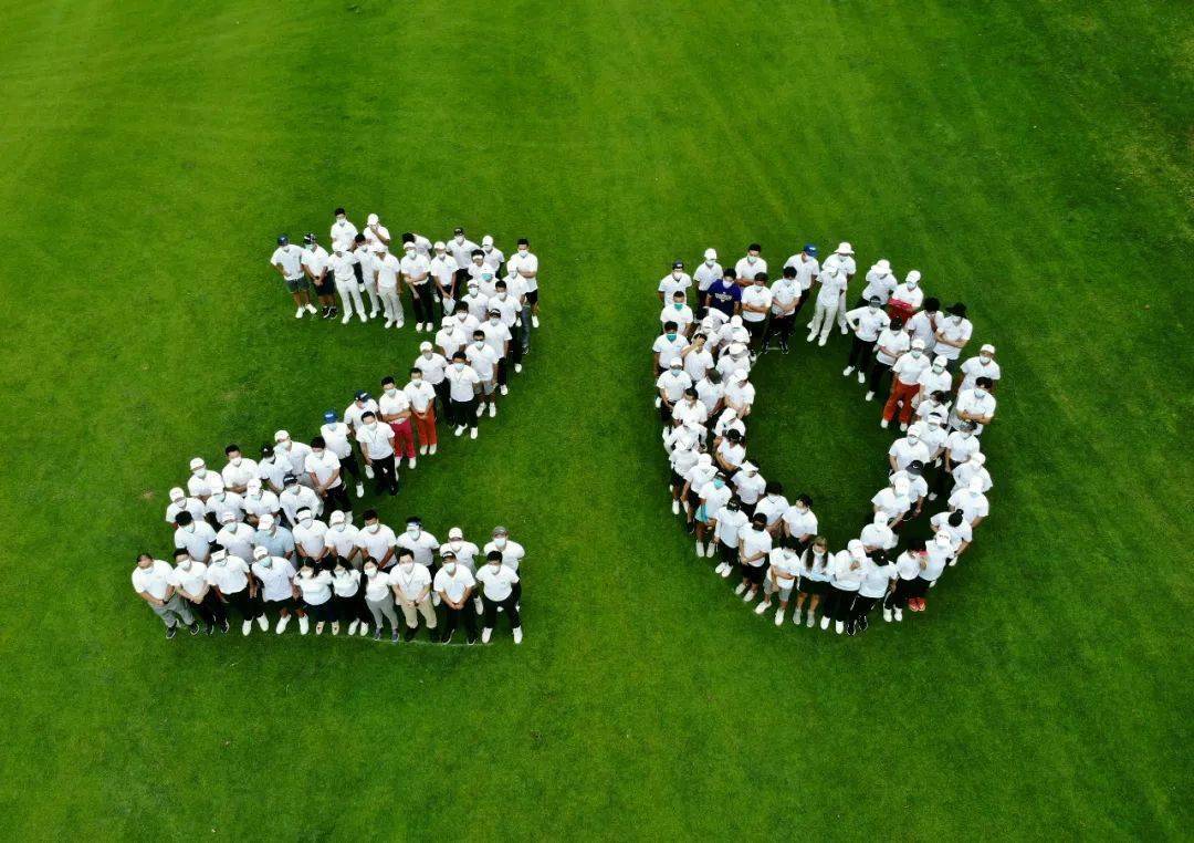 二十国集团成员汇聚了经济总量_时代少年团成员图片(2)