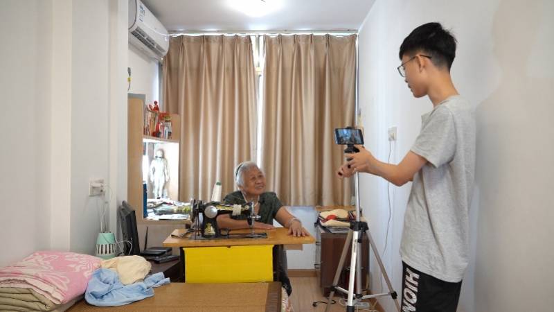 up|近九旬老人做b站up主获28万粉丝，拍视频成老年生活乐趣之一