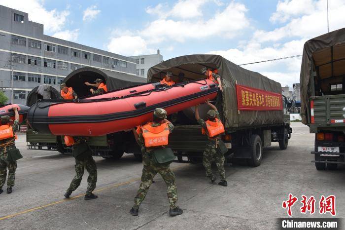 应急|浙江温州多方力量集结抗击台风 已转移20万群众避险