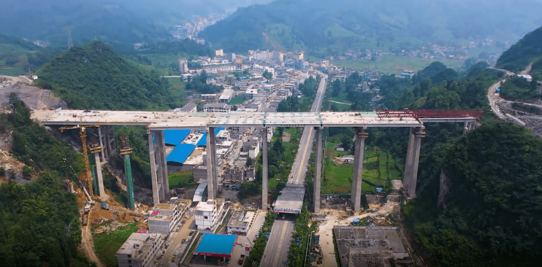 乌峰镇人口_云南省将加大推进禄丰等县撤县设市(2)