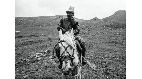 中亚|辞去工作周游世界，当代“精神游牧民族”的异想天地