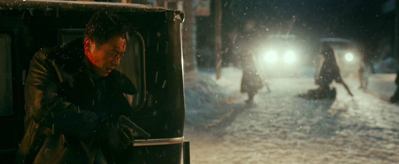 张艺谋|张艺谋《悬崖之上》发布预告，朱亚文雪夜枪战质感凛冽