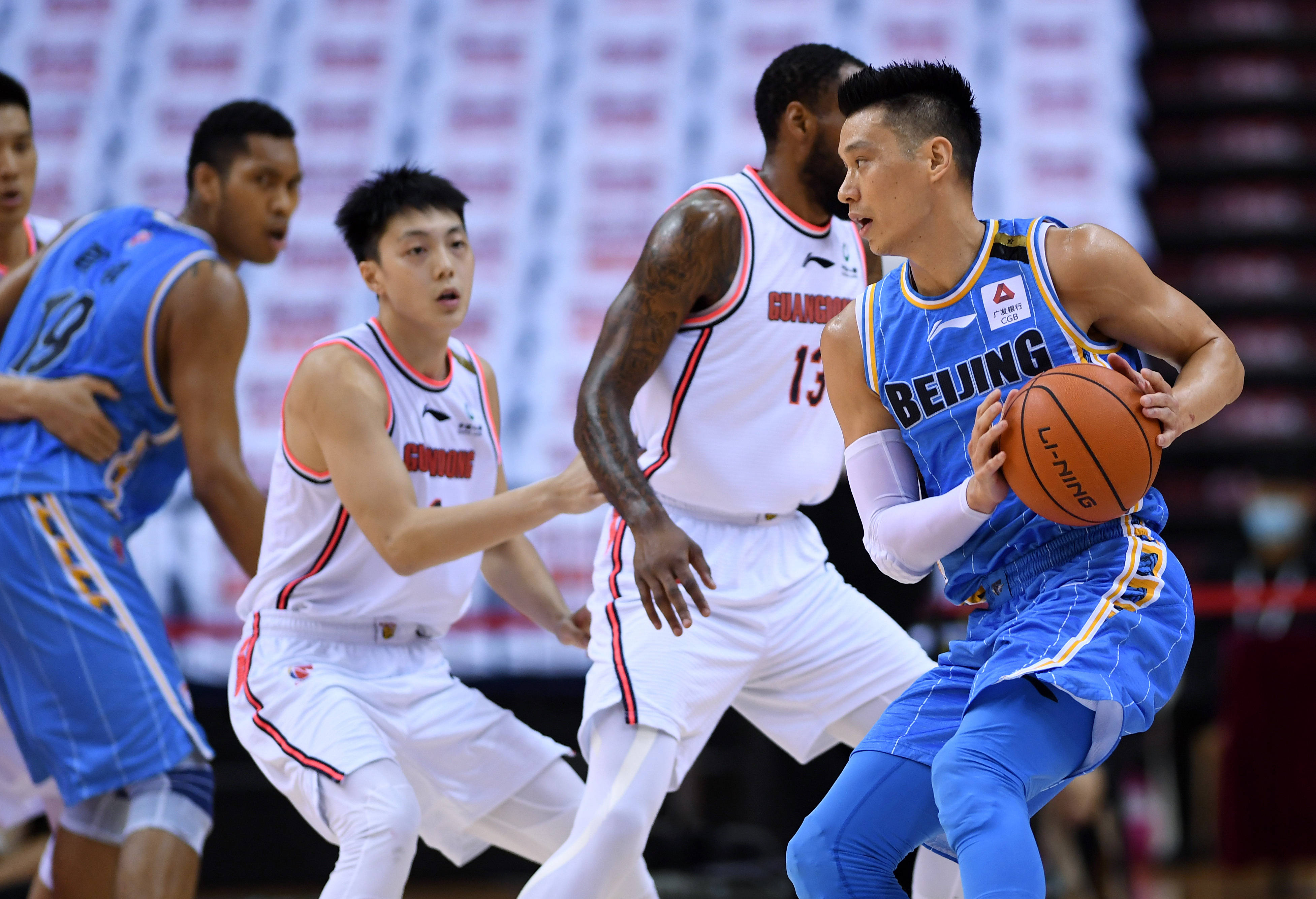 东莞|篮球——CBA半决赛：北京首钢不敌广东东莞银行