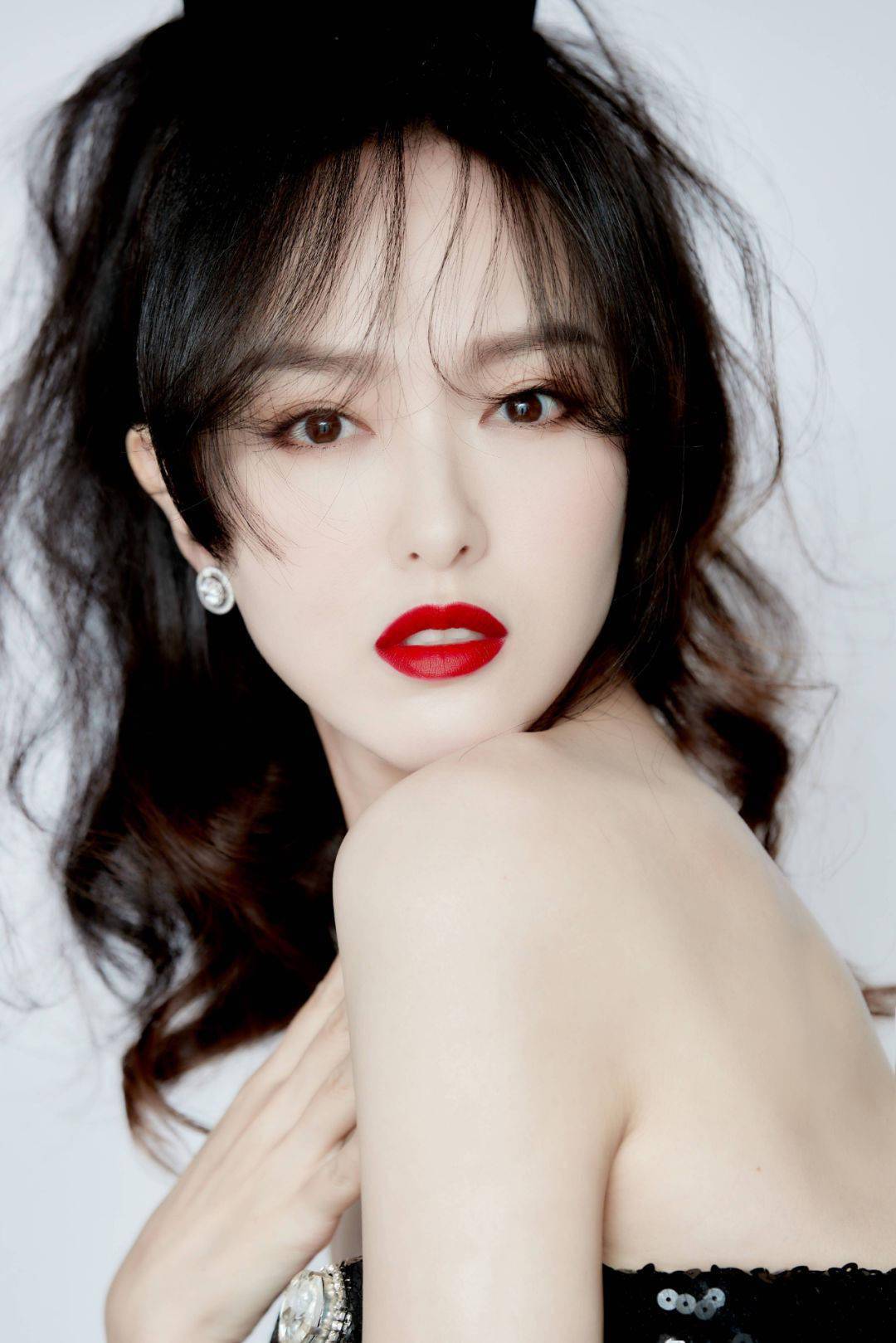 睫毛|从甜度爆表到复古明艳,产后首亮相的她惊艳全场!