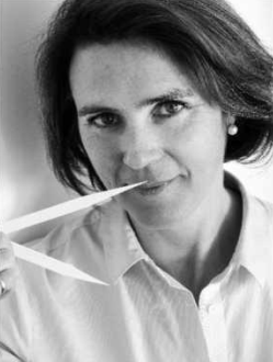 不知道|用1颗糖洗澡是什么体验？不洗都不知道身上这么脏，竟然还能扣出油脂粒！