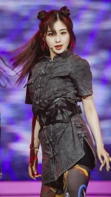 发型|今年夏天最时髦又凉快的发型,不用找Tony老师,5块钱就能打造!